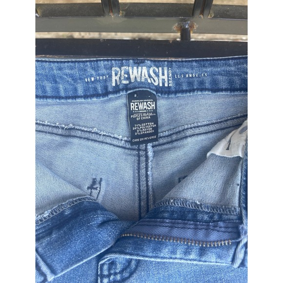 Shorts‎ - Picture 2 of 4